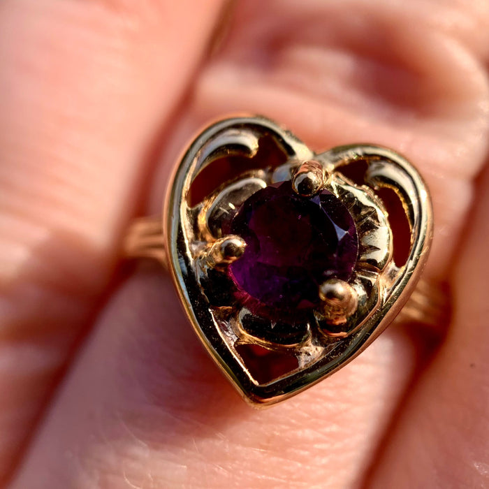 Vintage Amethyst Heart Motif Ring Solid 14K Yellow Gold 