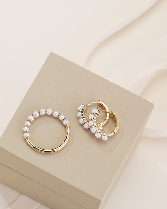 Perfect for Gift Giving our Fabulous Modern Freshwater Cultured Pearl Disc Bead Ring in Solid 14K Yellow Gold 